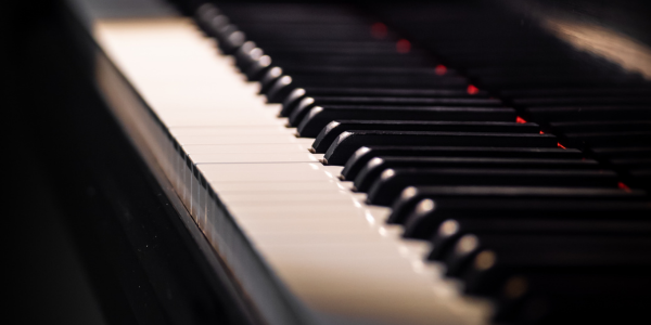 Teaching Contemporary Piano Techniques to Intermediate Students with Alexina Louie’s Star Light, Star Bright