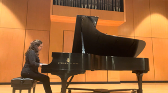 Marina Bengoa performs Sevilla by Isaac Albeniz