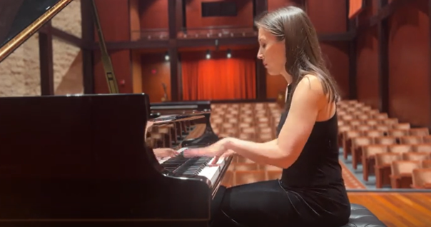 Lynn Worcester Jones performs Notturno by Ottorini Respighi